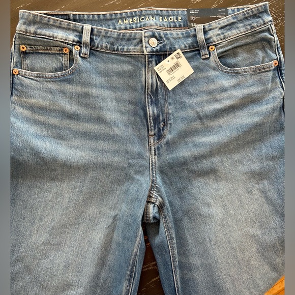 American Eagle Outfitters Denim - Awesome & Super flattering pair of American Eagle High Rise, Flare (wide leg)